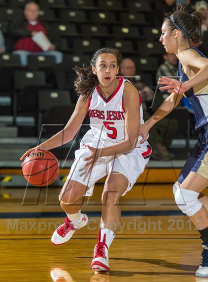 Thumbnail 2 in Regis Jesuit vs. Mullen photogallery.