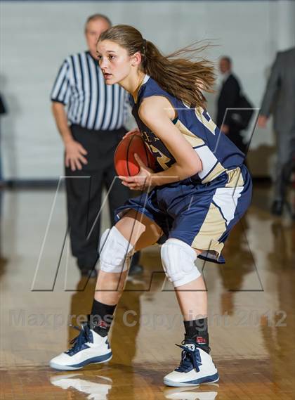Thumbnail 2 in Regis Jesuit vs. Mullen photogallery.