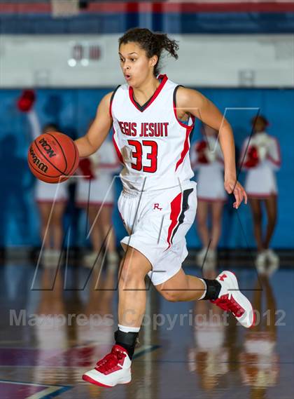 Thumbnail 2 in Regis Jesuit vs. Mullen photogallery.