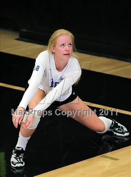 Thumbnail 3 in Redondo Union vs. Presentation (Archbishop Mitty Invitational Tournament) photogallery.
