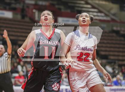 Thumbnail 2 in McFarland vs. San Joaquin Memorial (CIF CS D IV Final) photogallery.