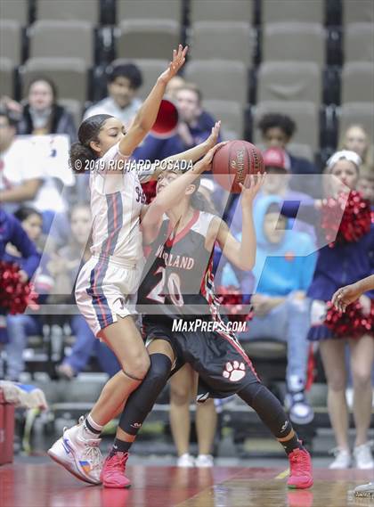 Thumbnail 3 in McFarland vs. San Joaquin Memorial (CIF CS D IV Final) photogallery.