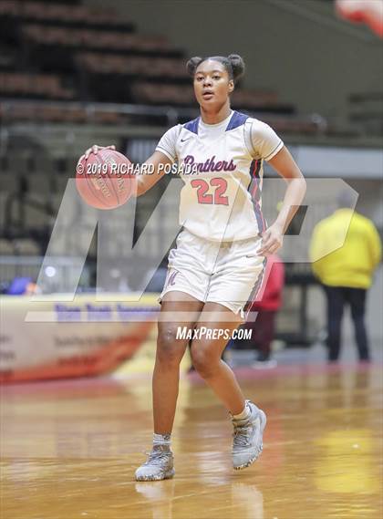 Thumbnail 3 in McFarland vs. San Joaquin Memorial (CIF CS D IV Final) photogallery.