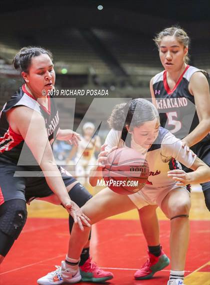 Thumbnail 2 in McFarland vs. San Joaquin Memorial (CIF CS D IV Final) photogallery.