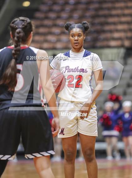 Thumbnail 3 in McFarland vs. San Joaquin Memorial (CIF CS D IV Final) photogallery.
