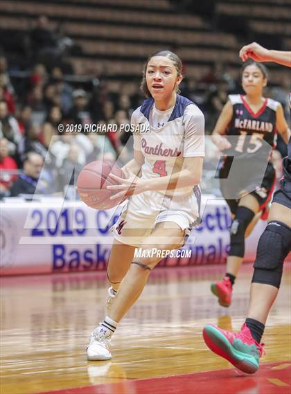 Thumbnail 3 in McFarland vs. San Joaquin Memorial (CIF CS D IV Final) photogallery.