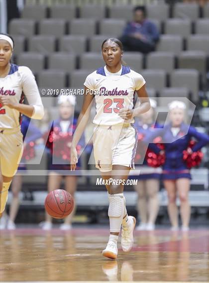 Thumbnail 2 in McFarland vs. San Joaquin Memorial (CIF CS D IV Final) photogallery.
