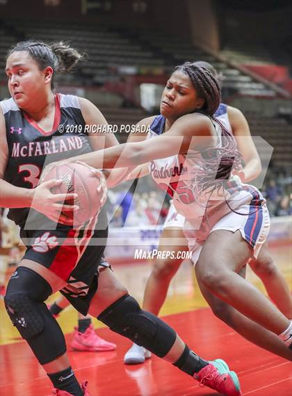 Thumbnail 2 in McFarland vs. San Joaquin Memorial (CIF CS D IV Final) photogallery.