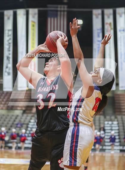 Thumbnail 3 in McFarland vs. San Joaquin Memorial (CIF CS D IV Final) photogallery.