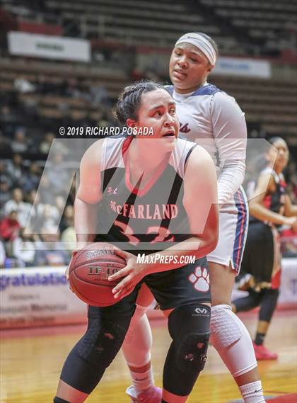 Thumbnail 1 in McFarland vs. San Joaquin Memorial (CIF CS D IV Final) photogallery.