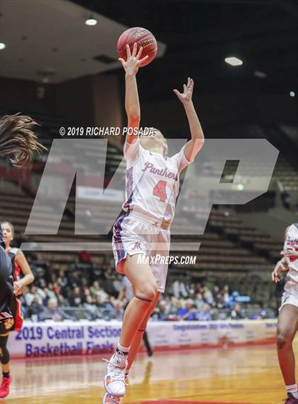 Thumbnail 3 in McFarland vs. San Joaquin Memorial (CIF CS D IV Final) photogallery.