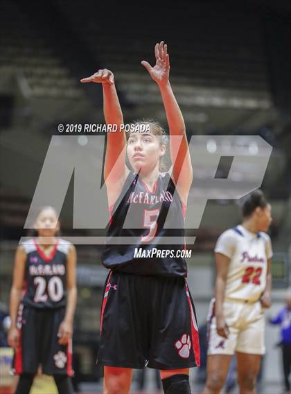 Thumbnail 3 in McFarland vs. San Joaquin Memorial (CIF CS D IV Final) photogallery.