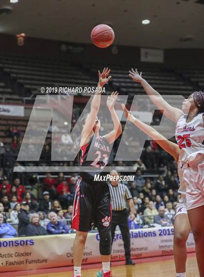 Thumbnail 3 in McFarland vs. San Joaquin Memorial (CIF CS D IV Final) photogallery.