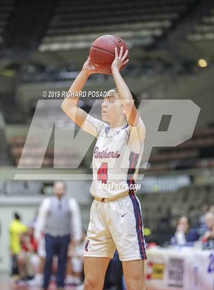 Thumbnail 2 in McFarland vs. San Joaquin Memorial (CIF CS D IV Final) photogallery.