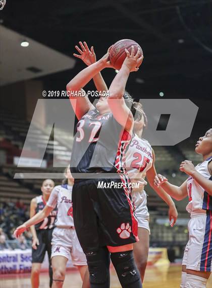 Thumbnail 1 in McFarland vs. San Joaquin Memorial (CIF CS D IV Final) photogallery.
