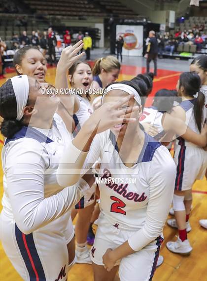 Thumbnail 2 in McFarland vs. San Joaquin Memorial (CIF CS D IV Final) photogallery.