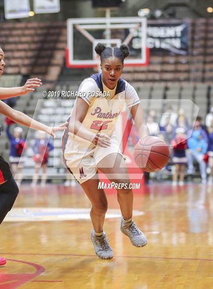 Thumbnail 2 in McFarland vs. San Joaquin Memorial (CIF CS D IV Final) photogallery.