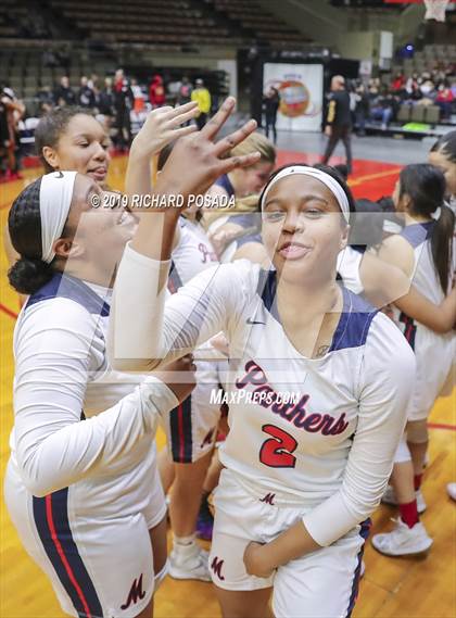 Thumbnail 3 in McFarland vs. San Joaquin Memorial (CIF CS D IV Final) photogallery.
