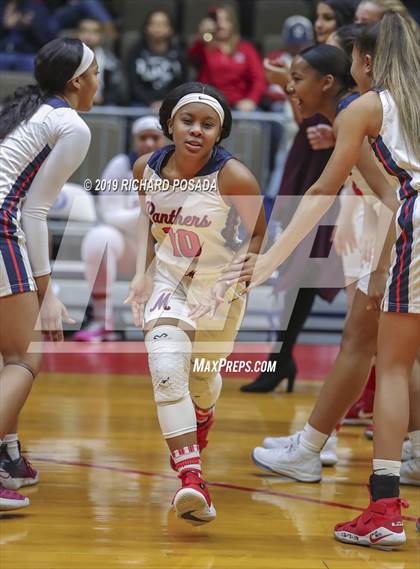 Thumbnail 3 in McFarland vs. San Joaquin Memorial (CIF CS D IV Final) photogallery.