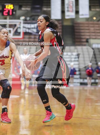 Thumbnail 1 in McFarland vs. San Joaquin Memorial (CIF CS D IV Final) photogallery.