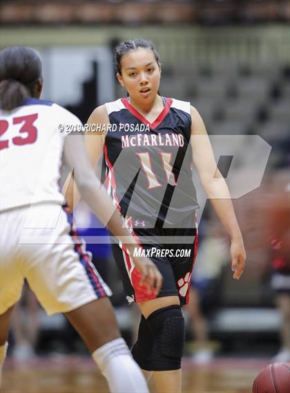 Thumbnail 3 in McFarland vs. San Joaquin Memorial (CIF CS D IV Final) photogallery.