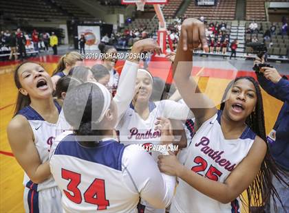 Thumbnail 1 in McFarland vs. San Joaquin Memorial (CIF CS D IV Final) photogallery.