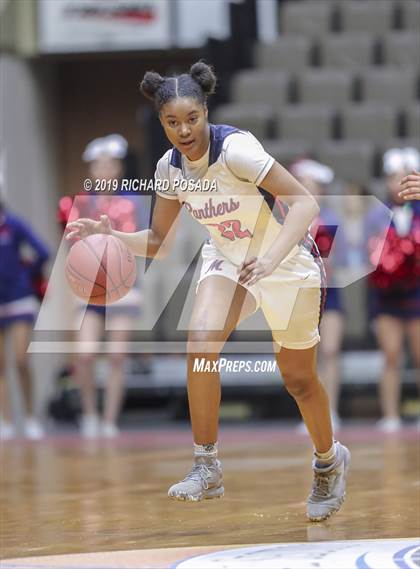 Thumbnail 2 in McFarland vs. San Joaquin Memorial (CIF CS D IV Final) photogallery.