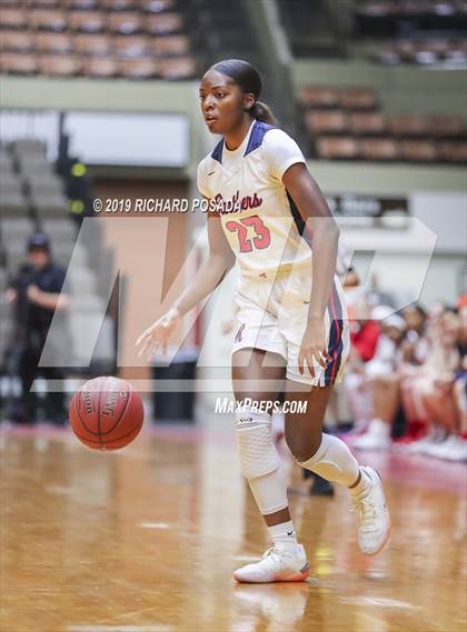 Thumbnail 2 in McFarland vs. San Joaquin Memorial (CIF CS D IV Final) photogallery.