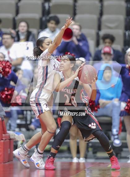 Thumbnail 2 in McFarland vs. San Joaquin Memorial (CIF CS D IV Final) photogallery.