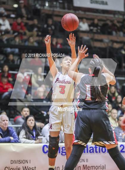Thumbnail 3 in McFarland vs. San Joaquin Memorial (CIF CS D IV Final) photogallery.