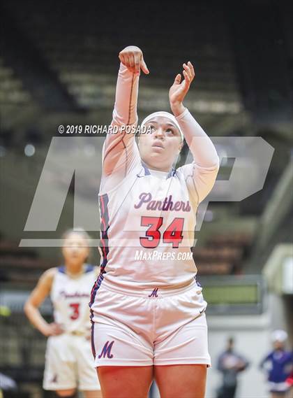 Thumbnail 1 in McFarland vs. San Joaquin Memorial (CIF CS D IV Final) photogallery.