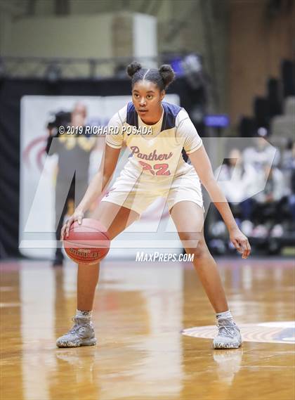 Thumbnail 3 in McFarland vs. San Joaquin Memorial (CIF CS D IV Final) photogallery.