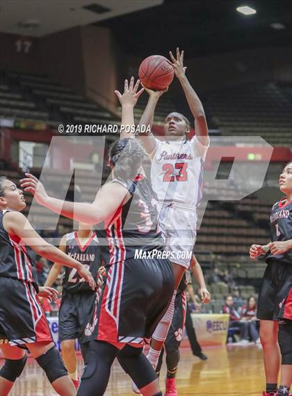 Thumbnail 3 in McFarland vs. San Joaquin Memorial (CIF CS D IV Final) photogallery.