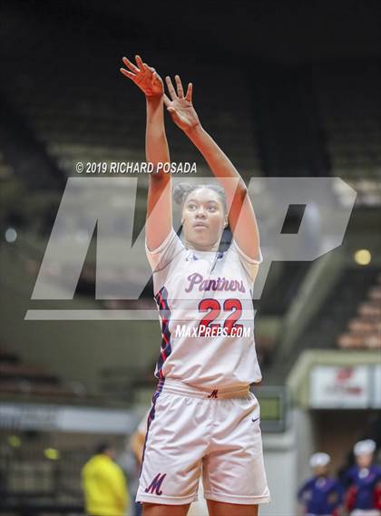Thumbnail 3 in McFarland vs. San Joaquin Memorial (CIF CS D IV Final) photogallery.