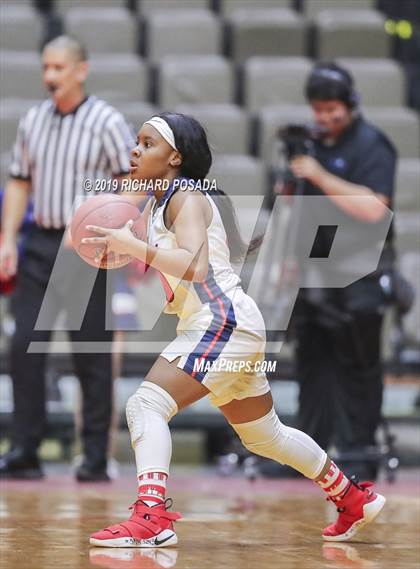 Thumbnail 1 in McFarland vs. San Joaquin Memorial (CIF CS D IV Final) photogallery.