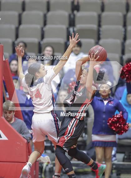Thumbnail 2 in McFarland vs. San Joaquin Memorial (CIF CS D IV Final) photogallery.