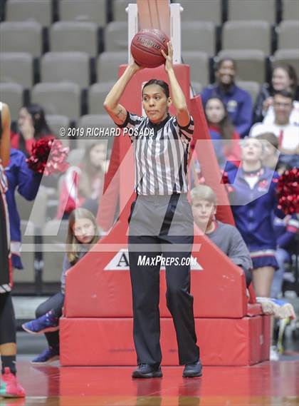 Thumbnail 2 in McFarland vs. San Joaquin Memorial (CIF CS D IV Final) photogallery.