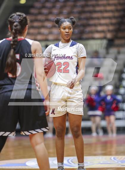 Thumbnail 2 in McFarland vs. San Joaquin Memorial (CIF CS D IV Final) photogallery.