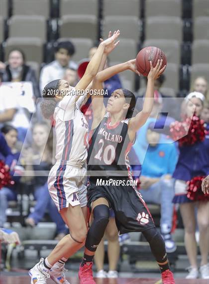 Thumbnail 1 in McFarland vs. San Joaquin Memorial (CIF CS D IV Final) photogallery.