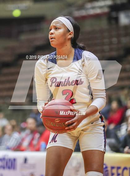 Thumbnail 3 in McFarland vs. San Joaquin Memorial (CIF CS D IV Final) photogallery.