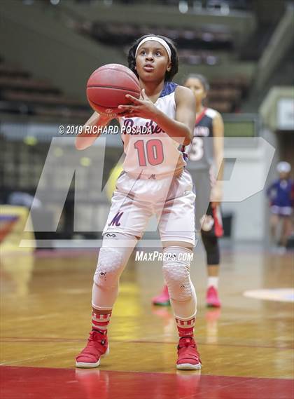 Thumbnail 2 in McFarland vs. San Joaquin Memorial (CIF CS D IV Final) photogallery.