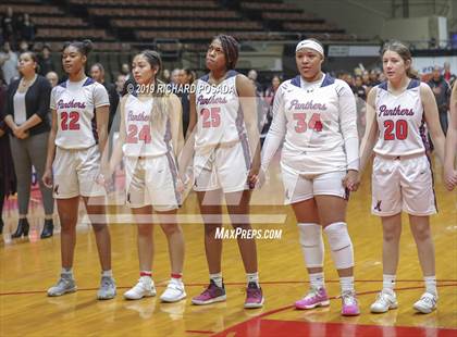 Thumbnail 2 in McFarland vs. San Joaquin Memorial (CIF CS D IV Final) photogallery.