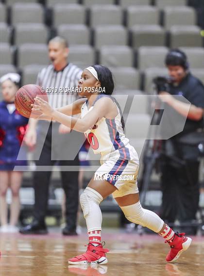 Thumbnail 2 in McFarland vs. San Joaquin Memorial (CIF CS D IV Final) photogallery.