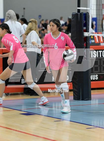 Thumbnail 2 in Desert Hills vs. Monument Valley (Nike TOC Southwest) photogallery.