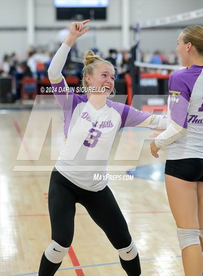 Thumbnail 3 in Desert Hills vs. Monument Valley (Nike TOC Southwest) photogallery.