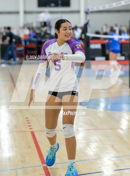 Thumbnail 2 in Desert Hills vs. Monument Valley (Nike TOC Southwest) photogallery.