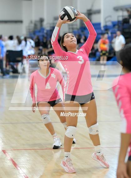 Thumbnail 2 in Desert Hills vs. Monument Valley (Nike TOC Southwest) photogallery.