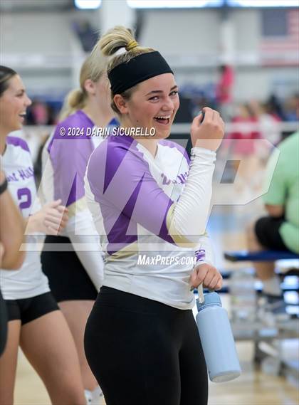 Thumbnail 3 in Desert Hills vs. Monument Valley (Nike TOC Southwest) photogallery.