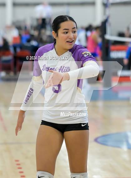 Thumbnail 2 in Desert Hills vs. Monument Valley (Nike TOC Southwest) photogallery.