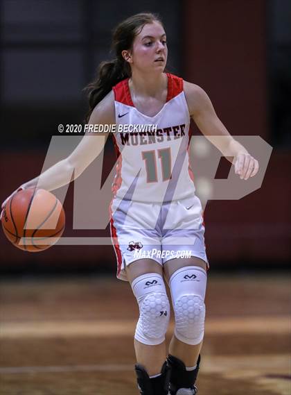 Thumbnail 2 in Muenster vs. Lindsay (UIL 2A Region II Bi-District) photogallery.